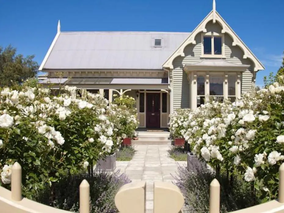 Lilac Rose Boutique Bed And Breakfast Christchurch Bed & Breakfast