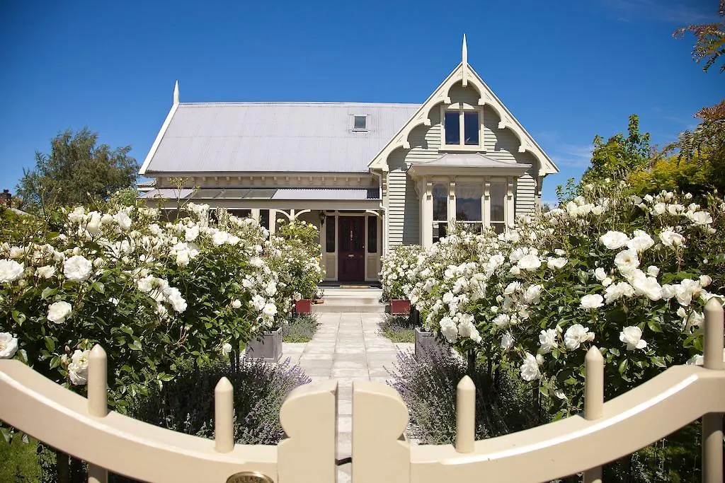 Lilac Rose Boutique Bed And Breakfast contacts