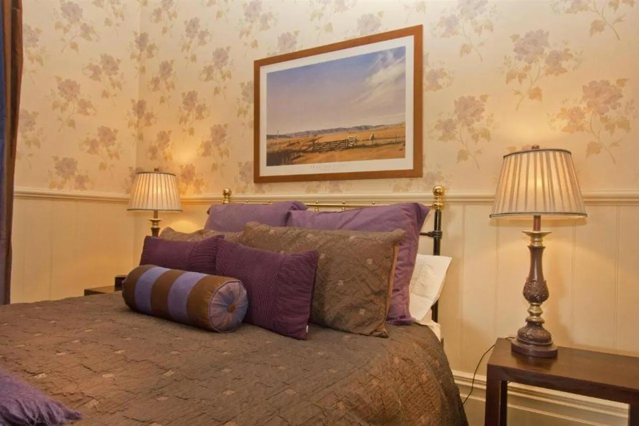 Lilac Rose Boutique Bed And Breakfast Christchurch Bed & Breakfast